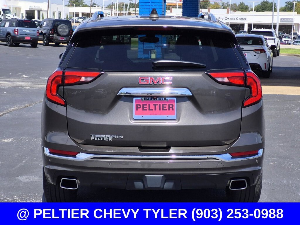 Used 2020 GMC Terrain Denali w/ Denali Premium Package AWD/4WD image 5