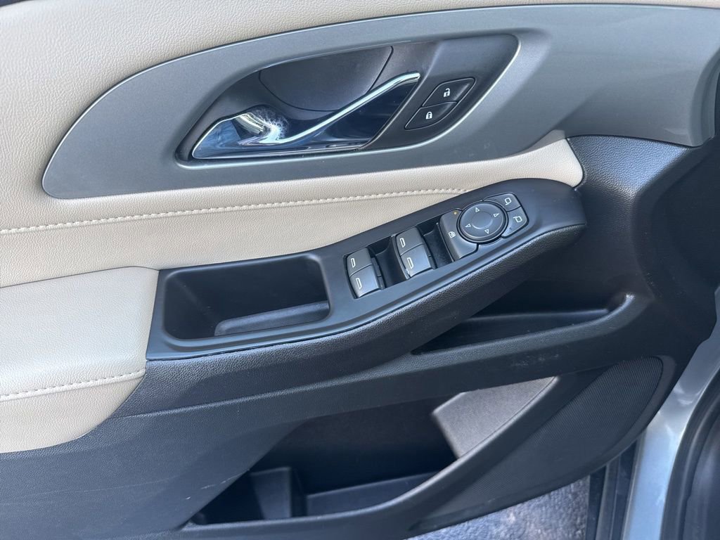 Used 2023 Chevrolet Traverse LS w/ Safety Package image 14