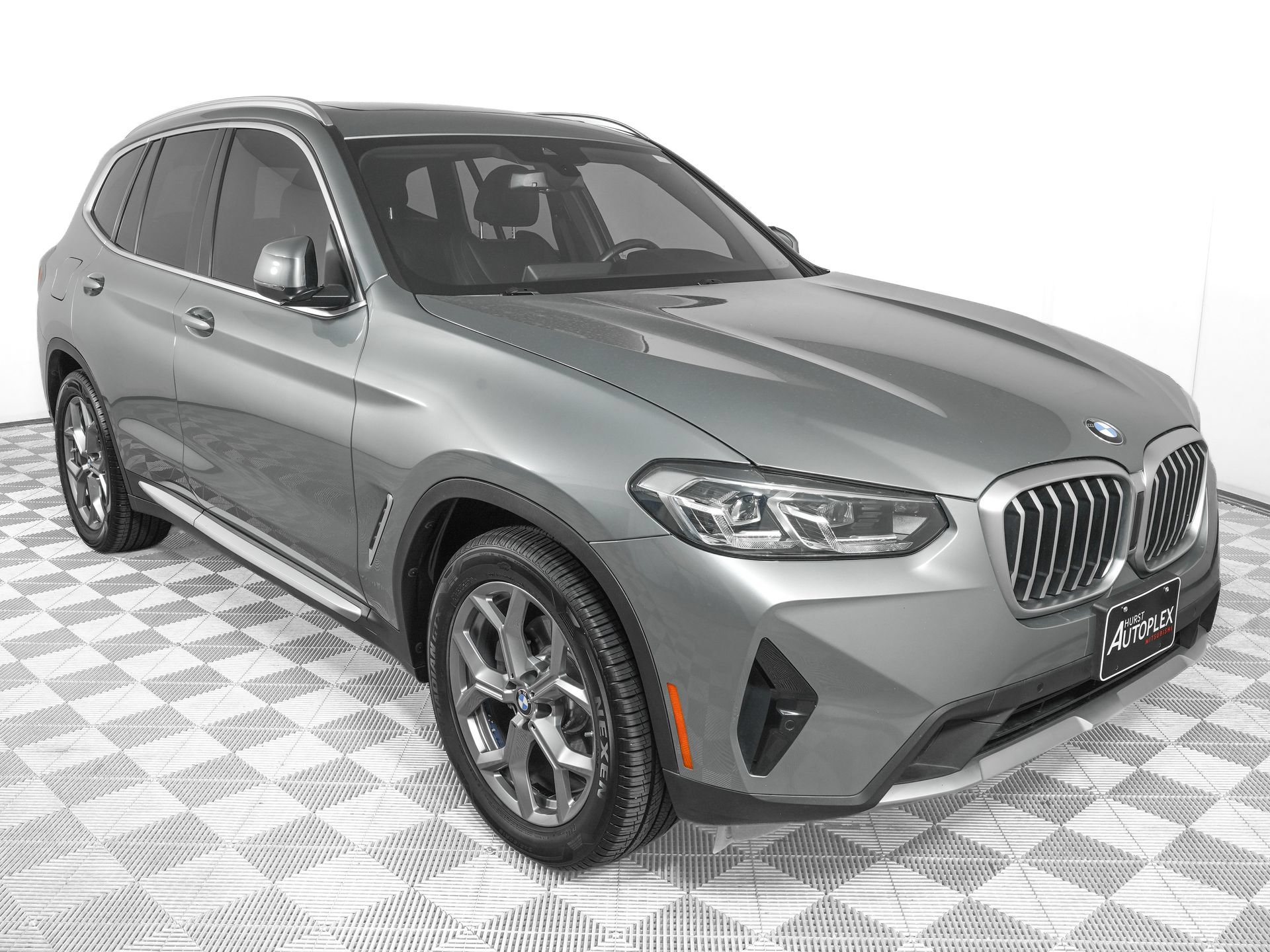 Used 2024 BMW X3 sDrive30i RWD image 3