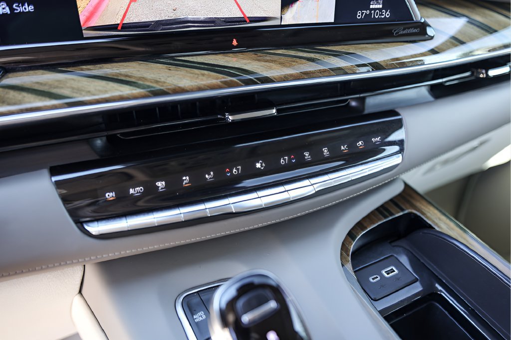 Used 2023 Cadillac Escalade Premium Luxury Platinum w/ LPO, Radiant Package RWD image 21