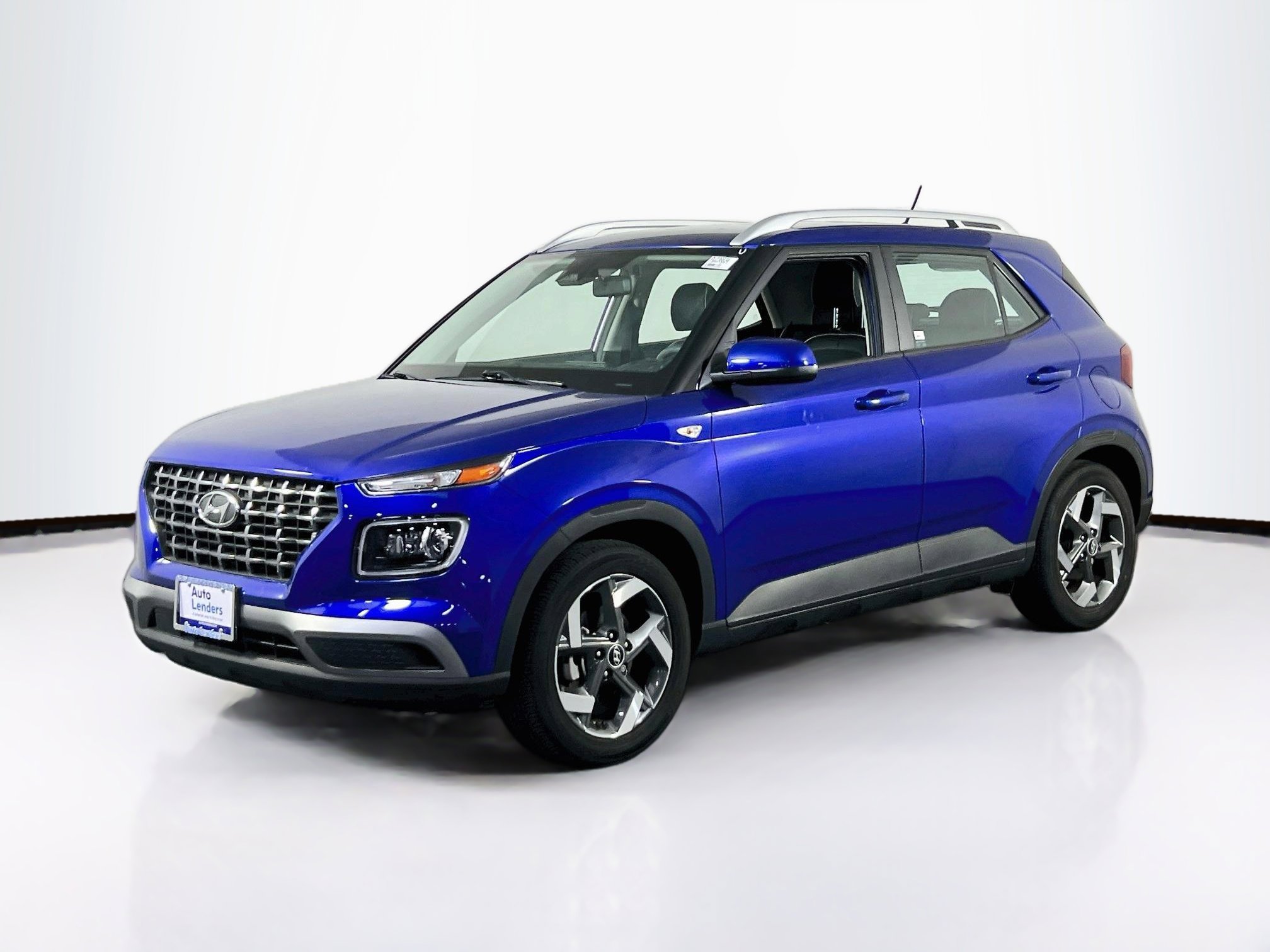 Used 2023 Hyundai Venue Limited w/ Cargo Package FWD image 1