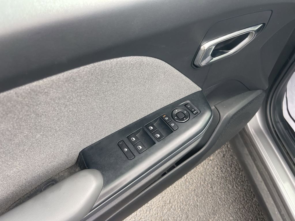 Used 2025 Kia K4 EX image 18