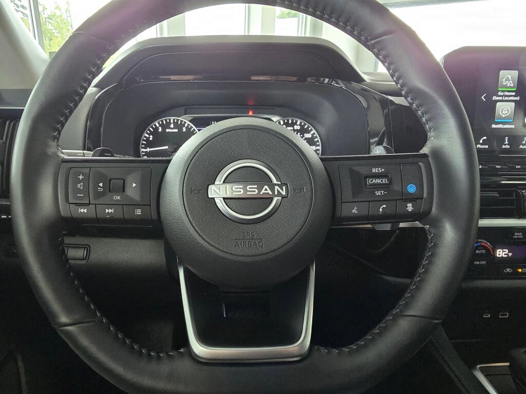 Used 2025 Nissan Pathfinder SL image 26