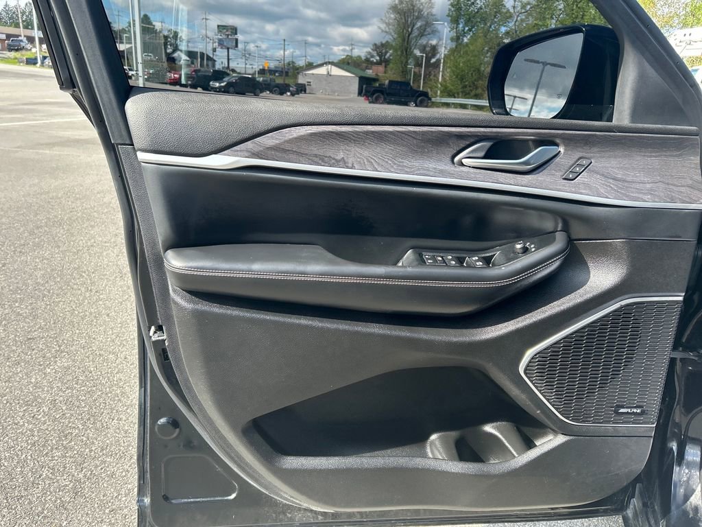 Used 2023 Jeep Grand Cherokee L Limited w/ Trailer Tow Group (B) AWD/4WD image 23