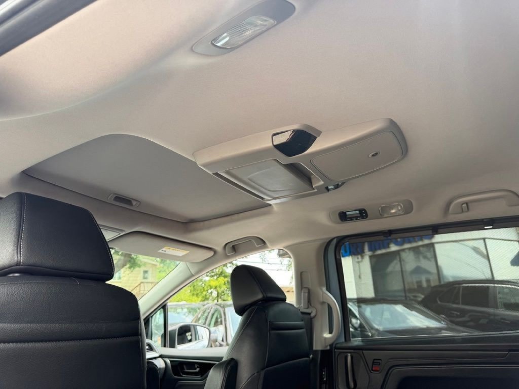 Used 2023 Honda Odyssey Touring image 25