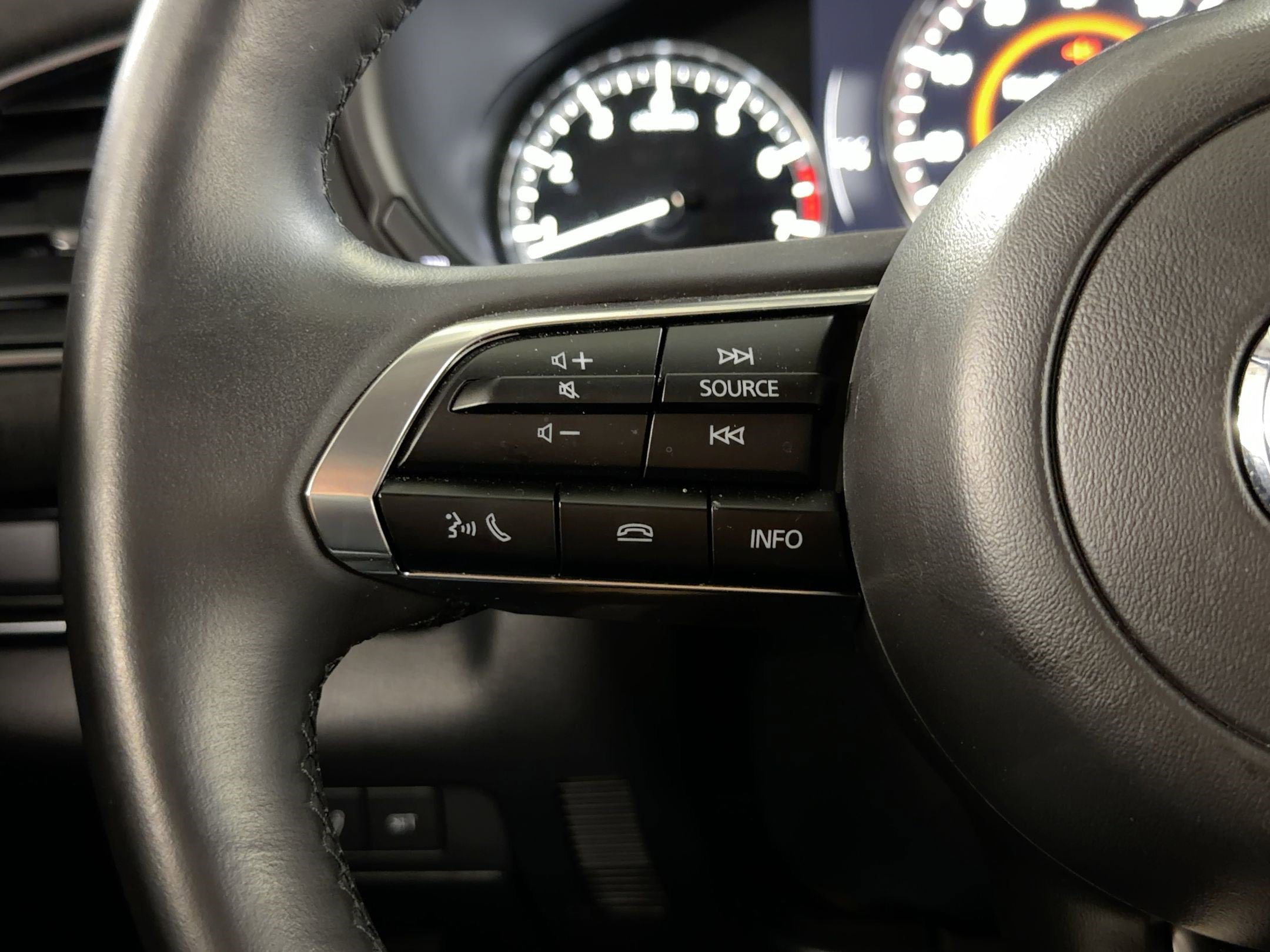 Used 2024 MAZDA CX-30 Carbon image 17