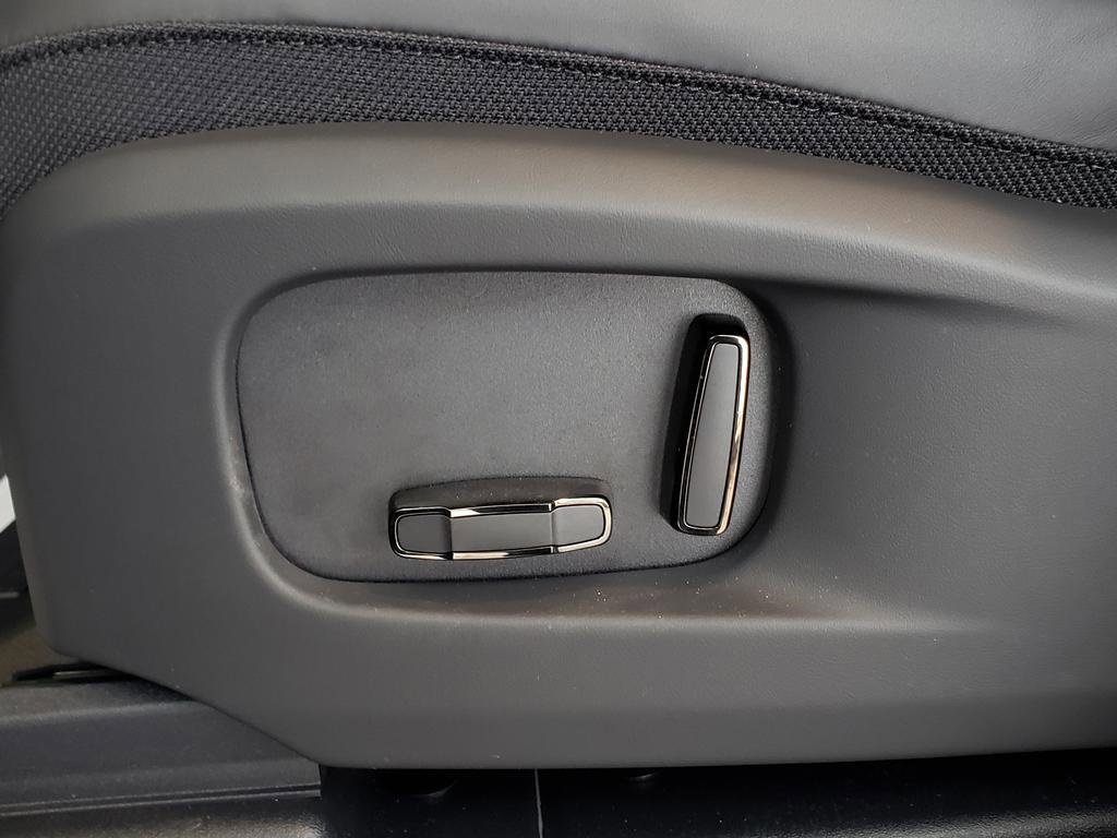 New 2026 Land Rover Defender 110 image 17