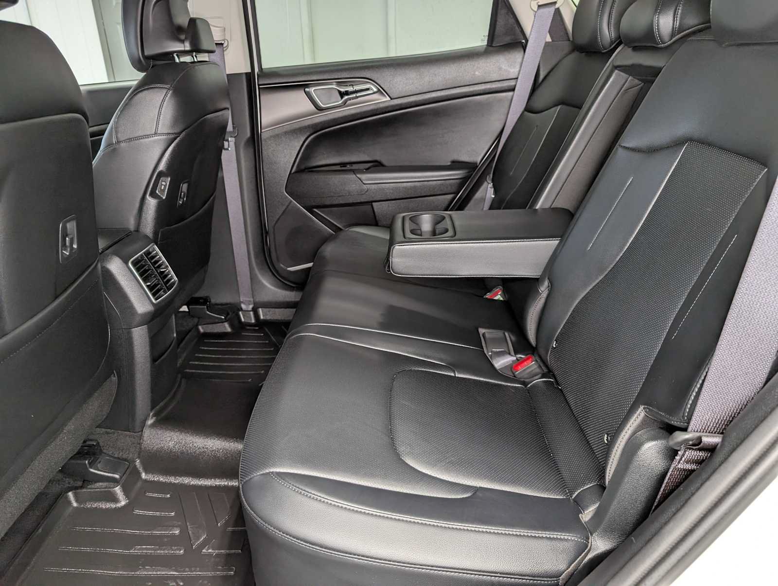 Used 2023 Kia Sportage EX AWD/4WD image 22