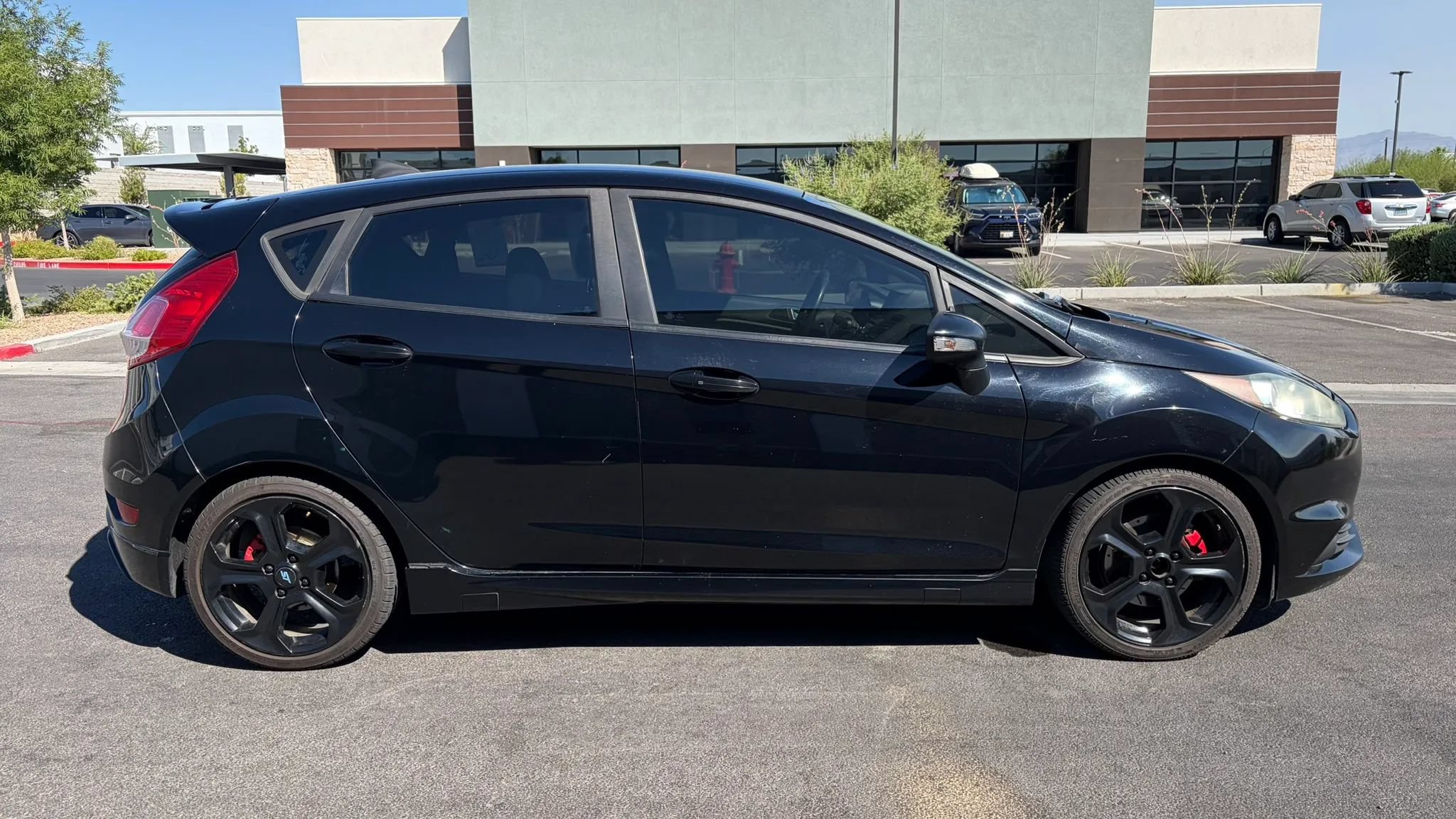 Used 2016 Ford Fiesta ST FWD image 6