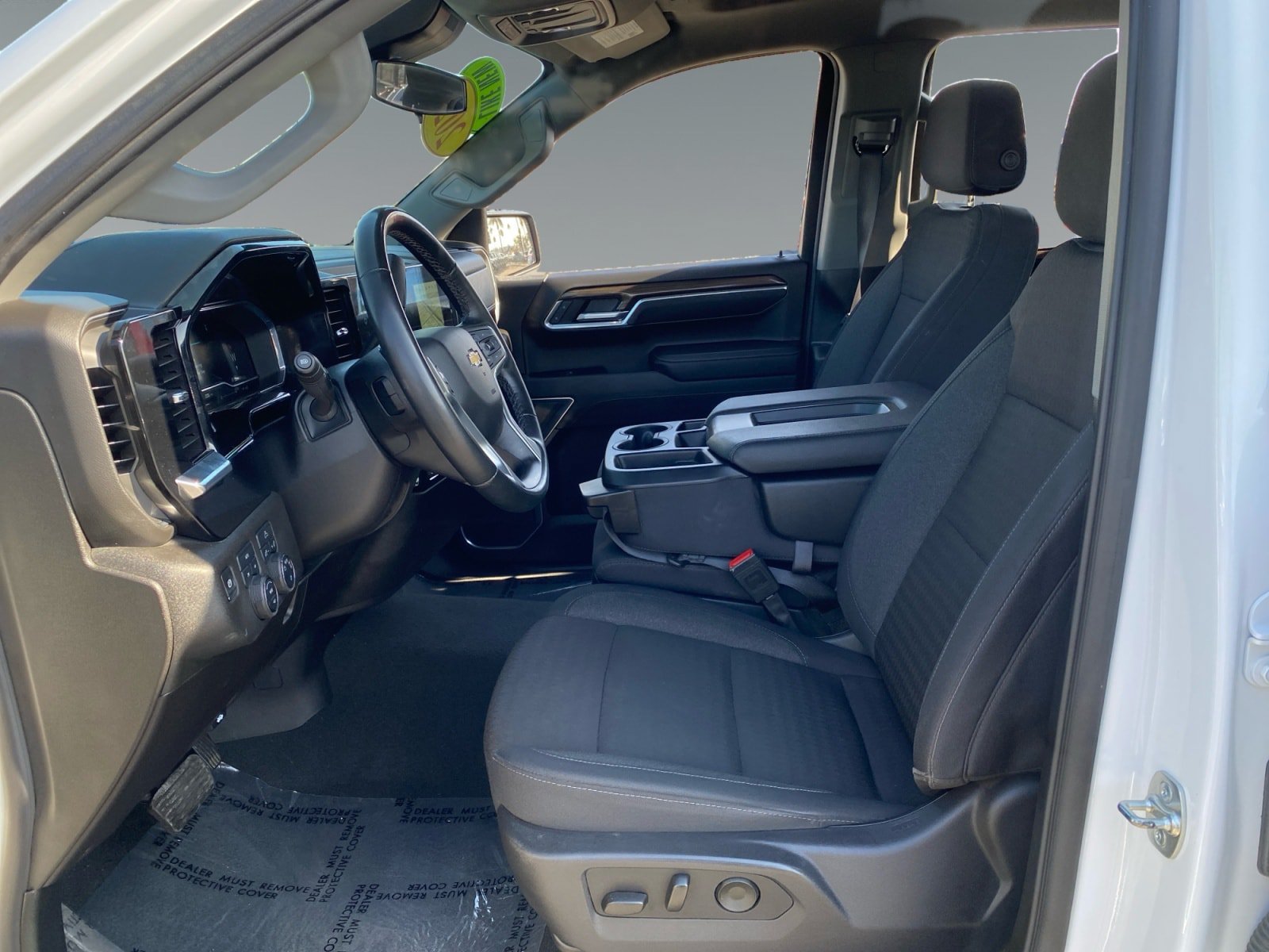 Used 2025 Chevrolet Silverado 1500 LT AWD/4WD image 9