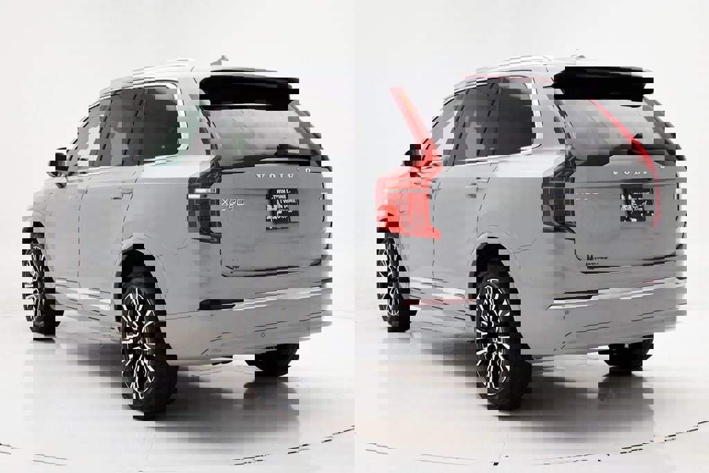 Used 2024 Volvo XC90 T8 Plus w/ Protection Package Premier image 6