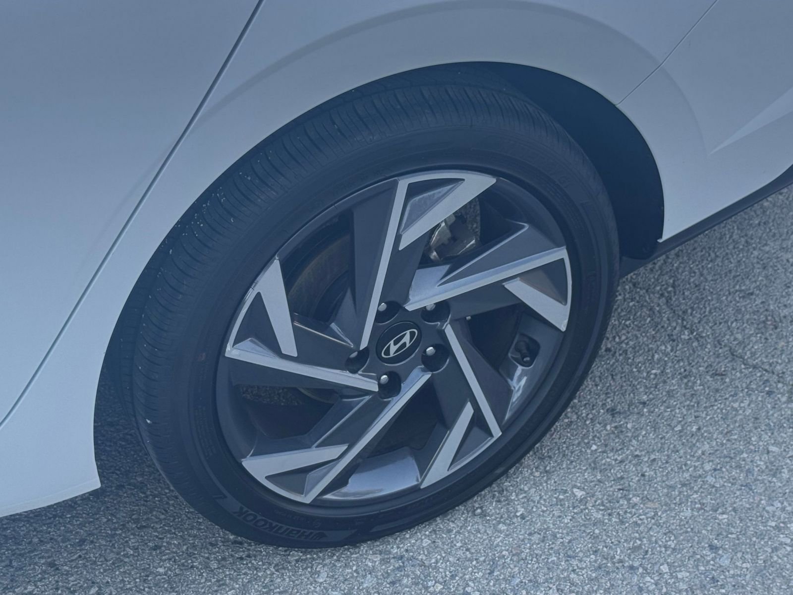 Used 2025 Hyundai Elantra SEL image 31