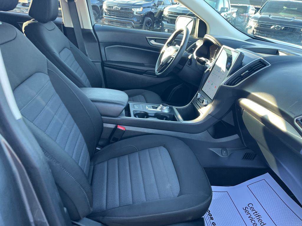 Used 2024 Ford Edge SE w/ Black Appearance Package AWD/4WD image 28