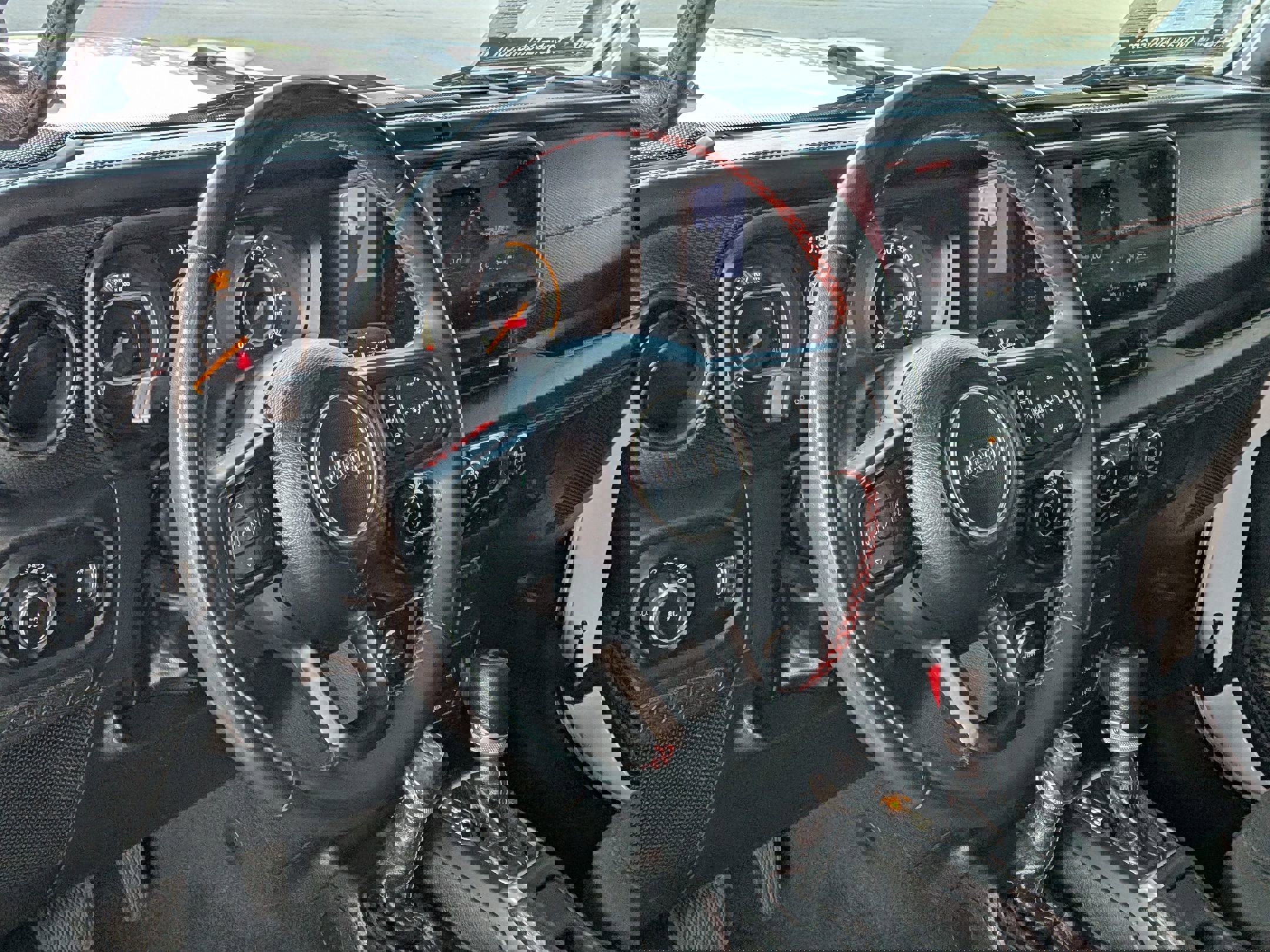 Used 2024 Jeep Wrangler Unlimited Rubicon image 13