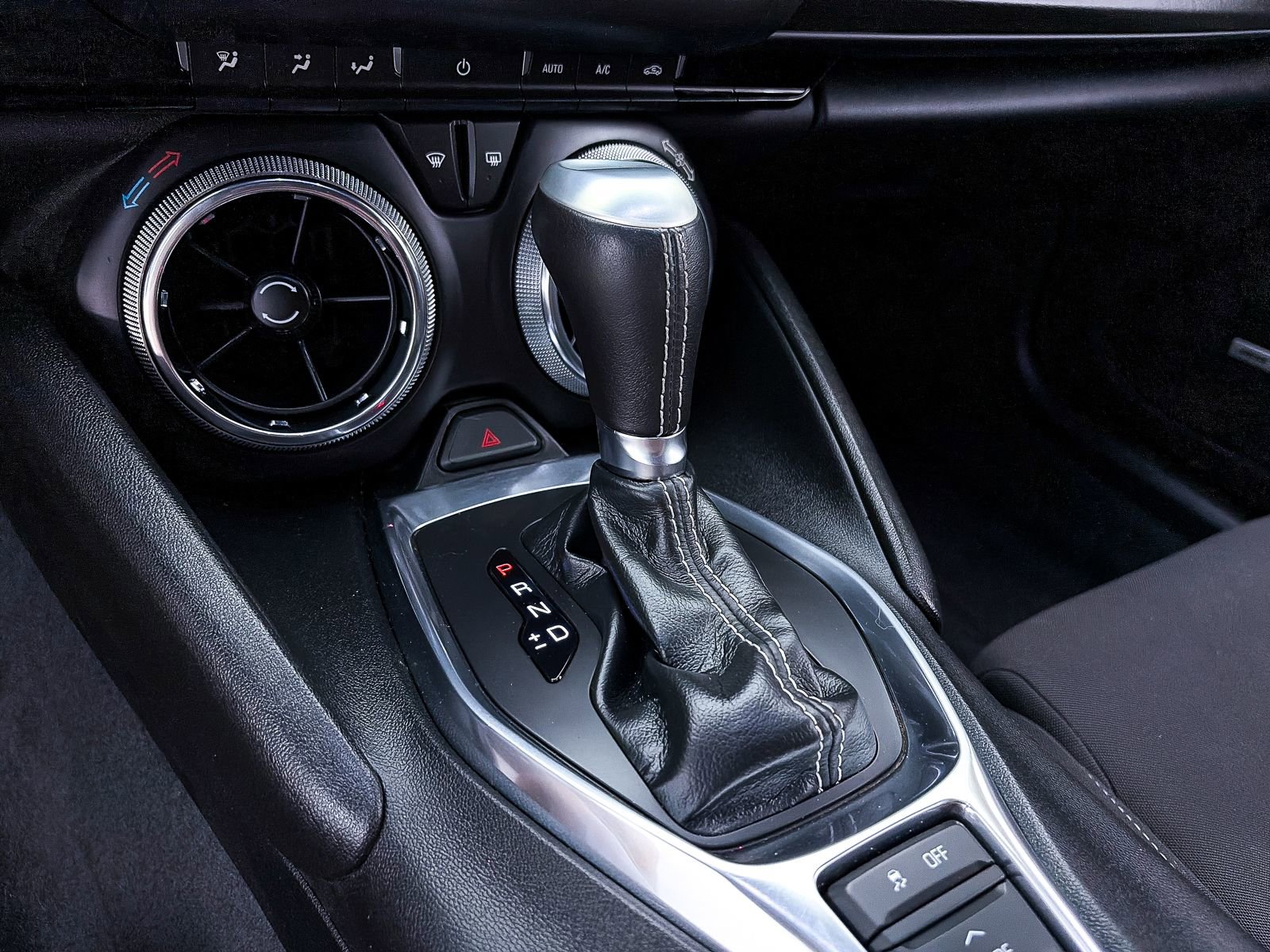 Used 2020 Chevrolet Camaro LT w/ RS Package image 25