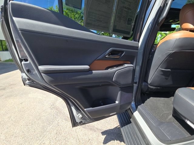 Used 2024 Lexus GX 550 w/ Cold Area Package AWD/4WD image 33