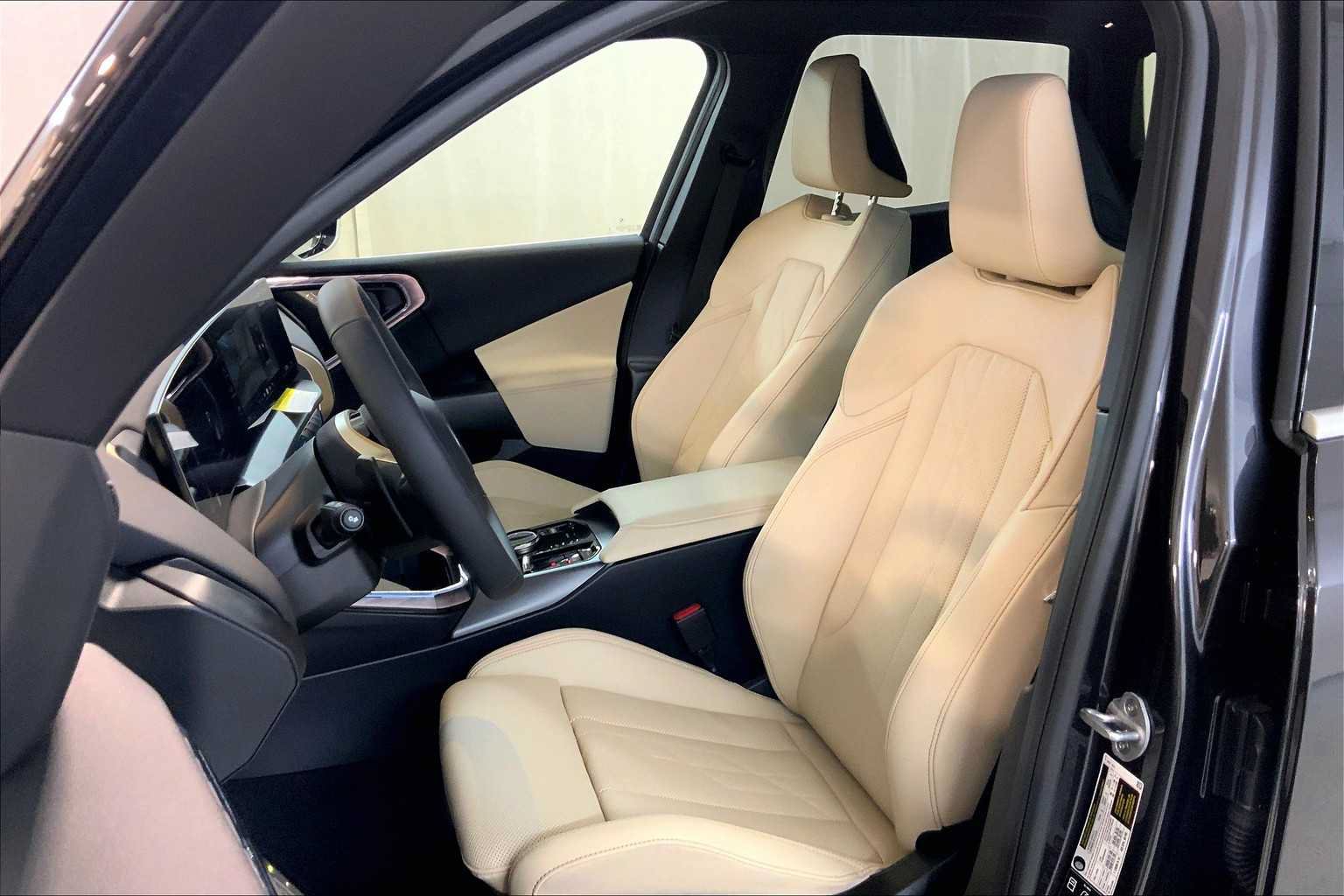 Used 2025 BMW X3 xDrive30i w/ Premium Package AWD/4WD image 9