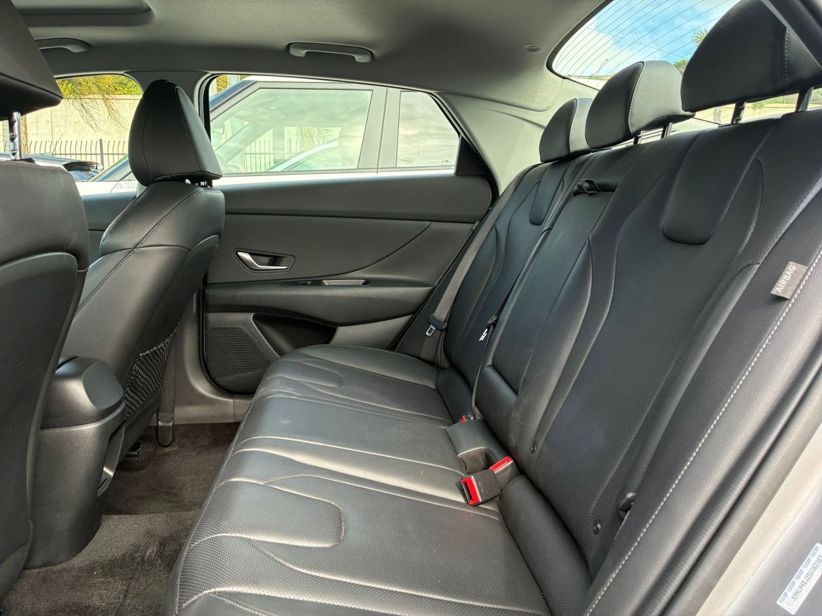 Used 2025 Hyundai Elantra Limited FWD image 27