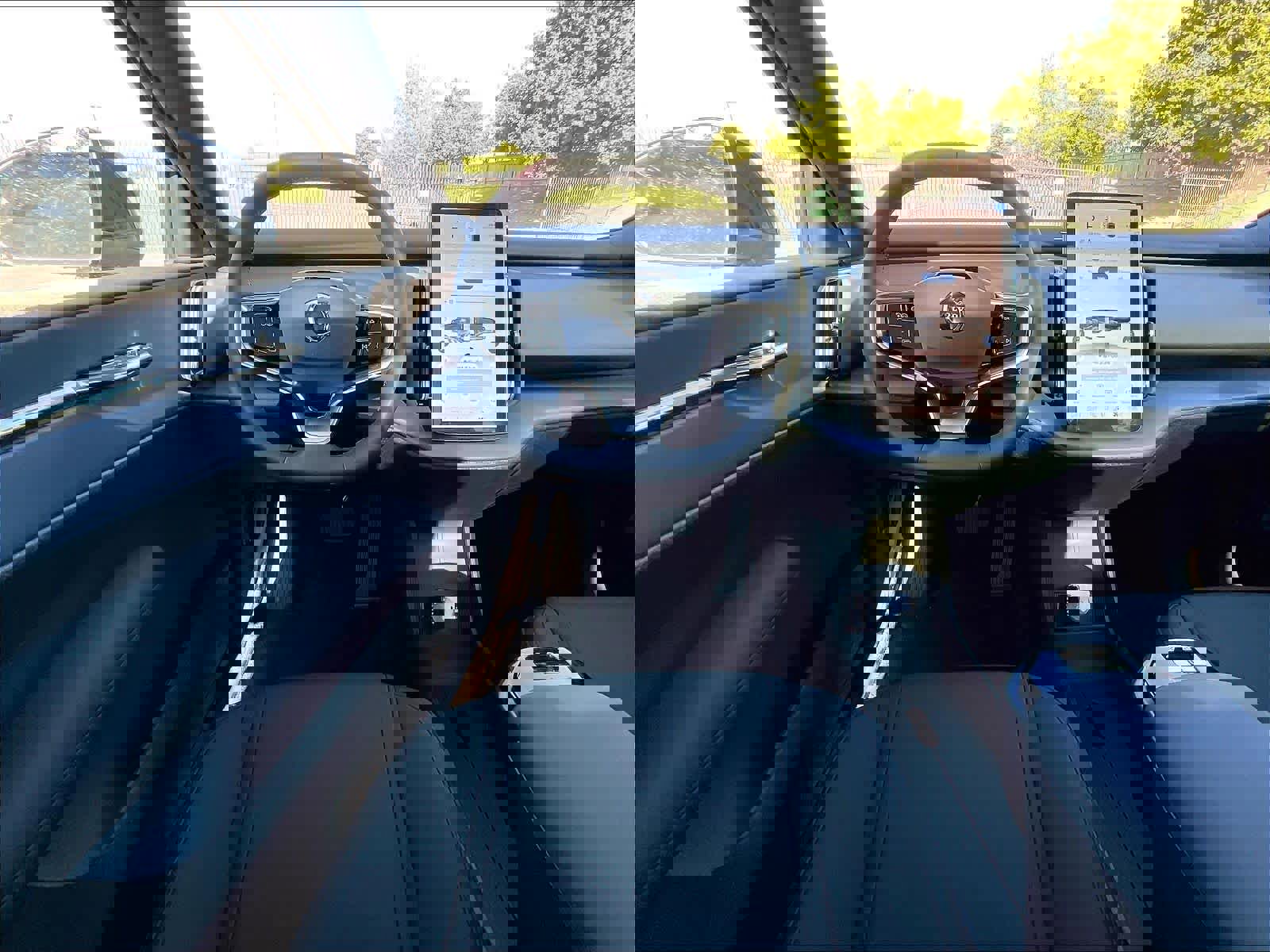 New 2026 Volvo EX30 Cross Country Ultra w/ Protection Package Premier image 15