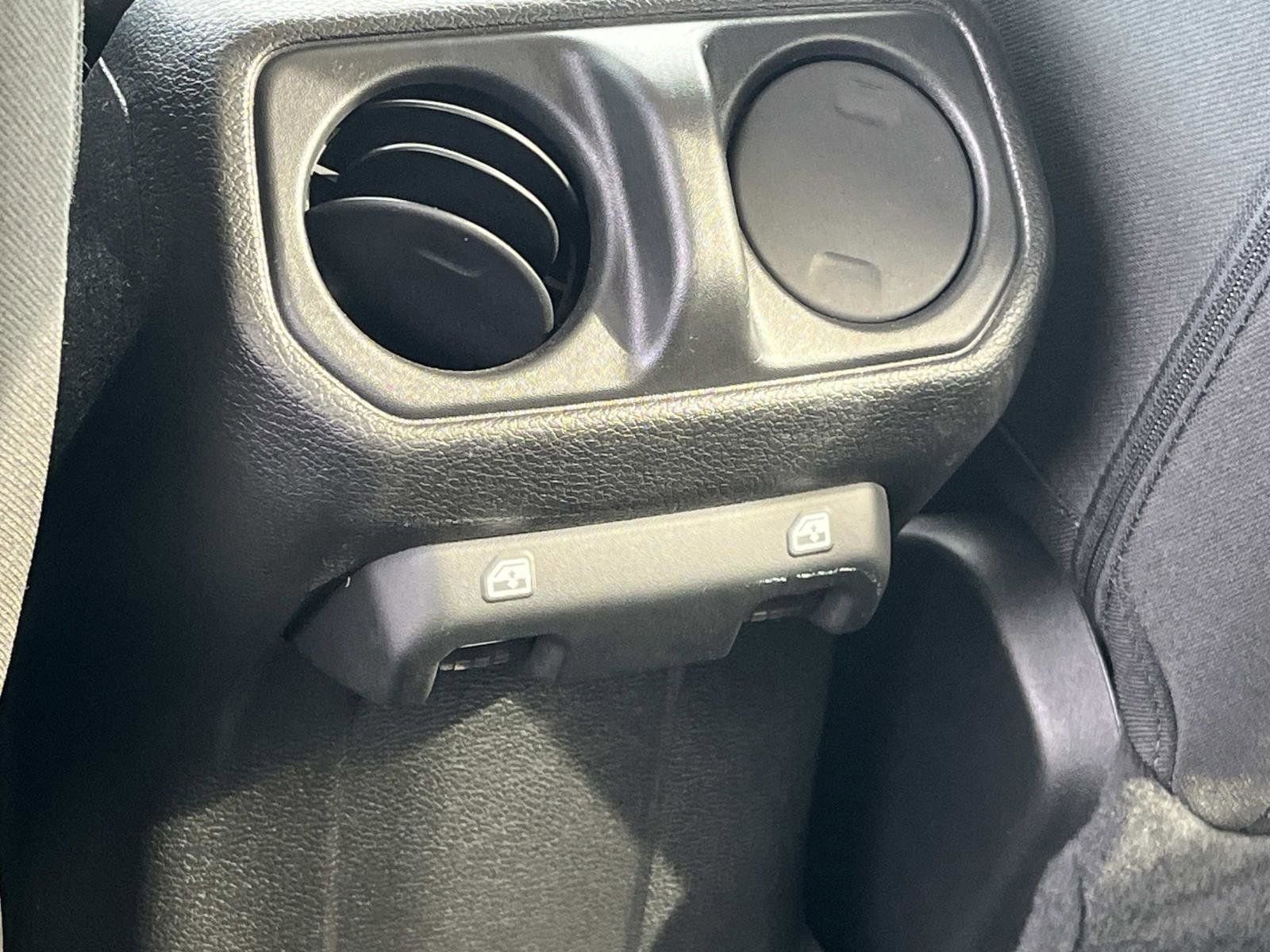 Used 2022 Jeep Wrangler Unlimited Sport image 12