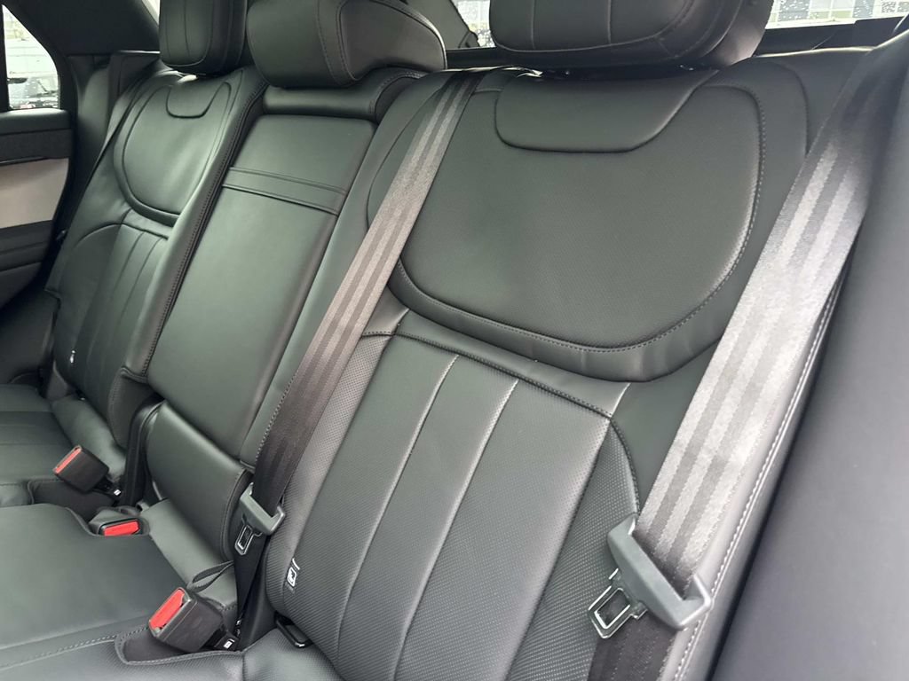 New 2026 Land Rover Range Rover Sport SE AWD/4WD image 15