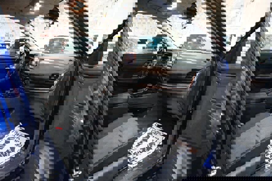 Used 2025 Nissan Rogue SV image 33