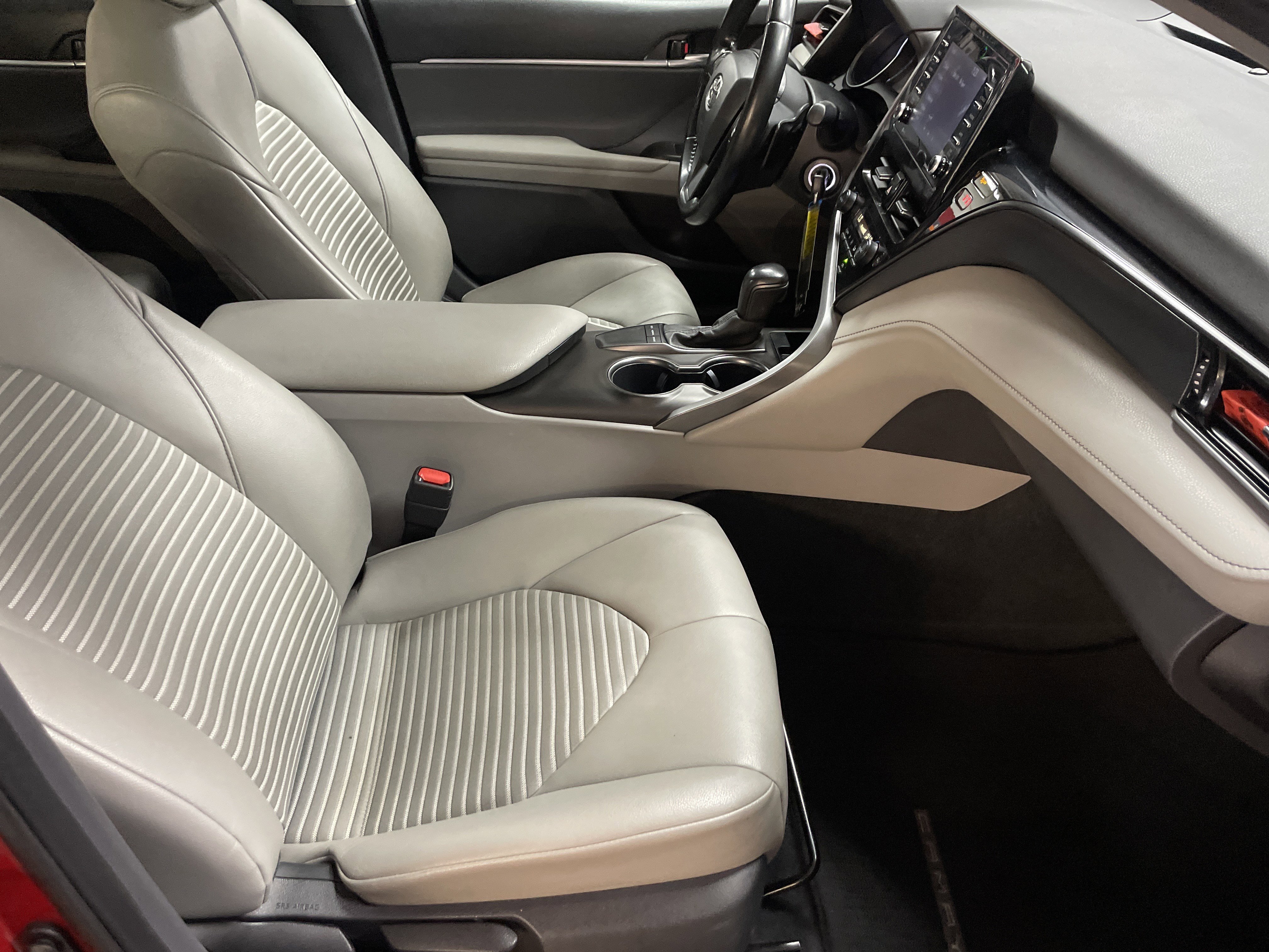 Used 2022 Toyota Camry SE FWD image 35