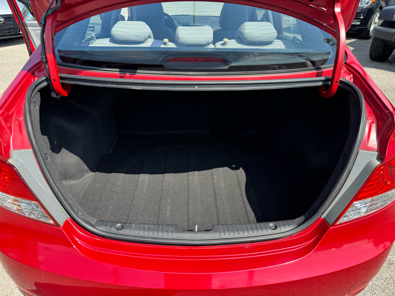 Used 2013 Hyundai Accent GLS w/ Premium Pkg image 23