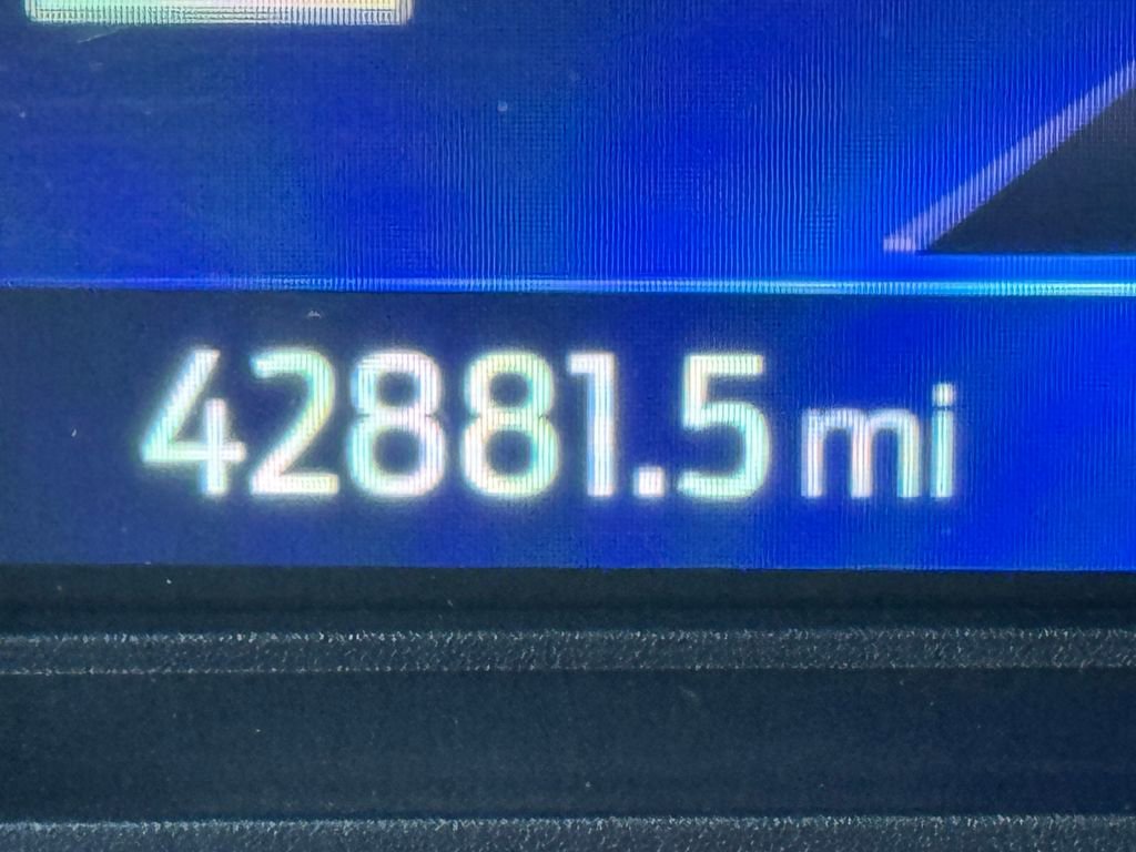 Used 2023 Ford Explorer ST-Line w/ Class IV Trailer Tow Package AWD/4WD image 14