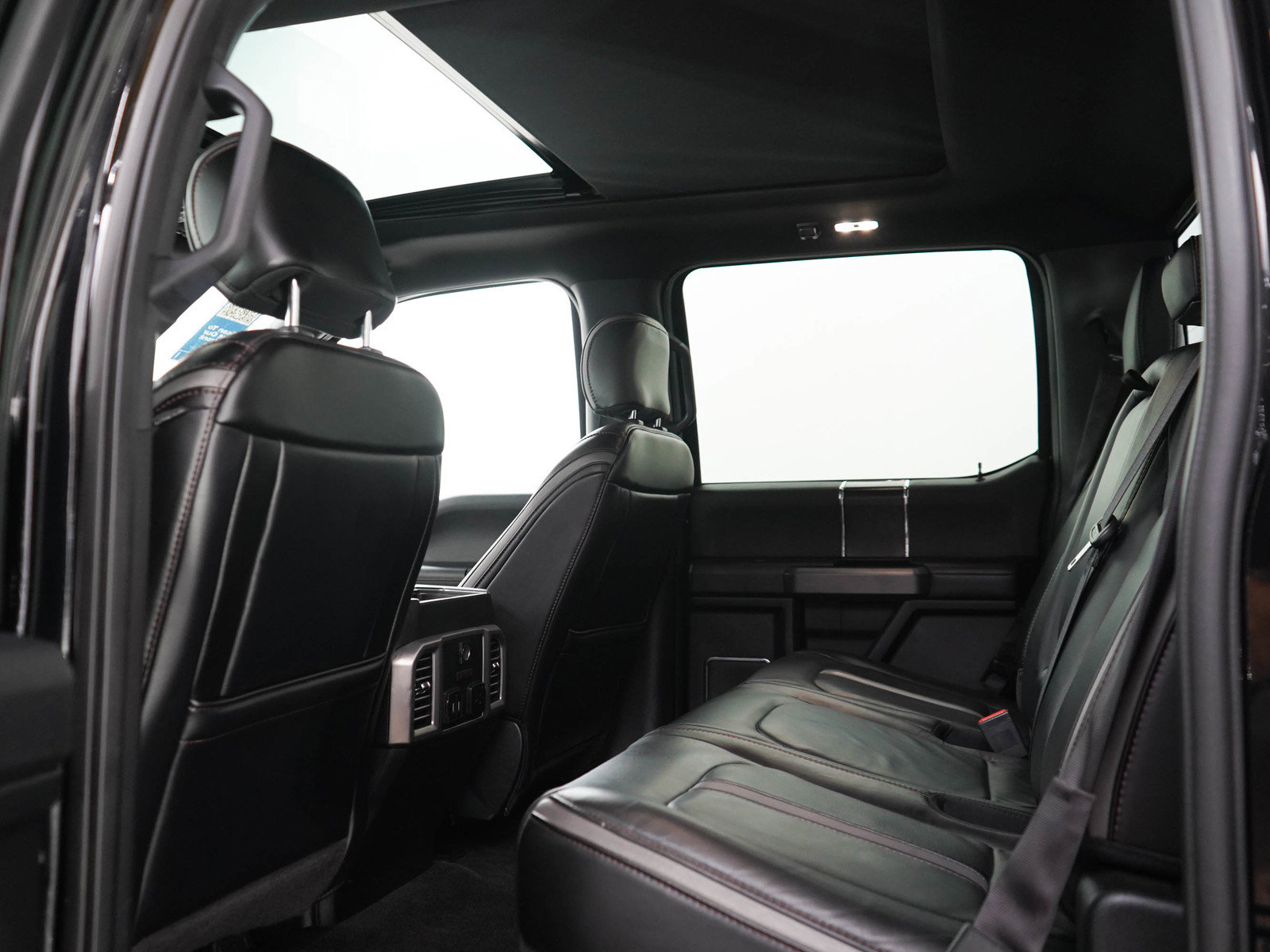 Used 2018 Ford F150 Platinum w/ Equipment Group 701A Luxury AWD/4WD image 16