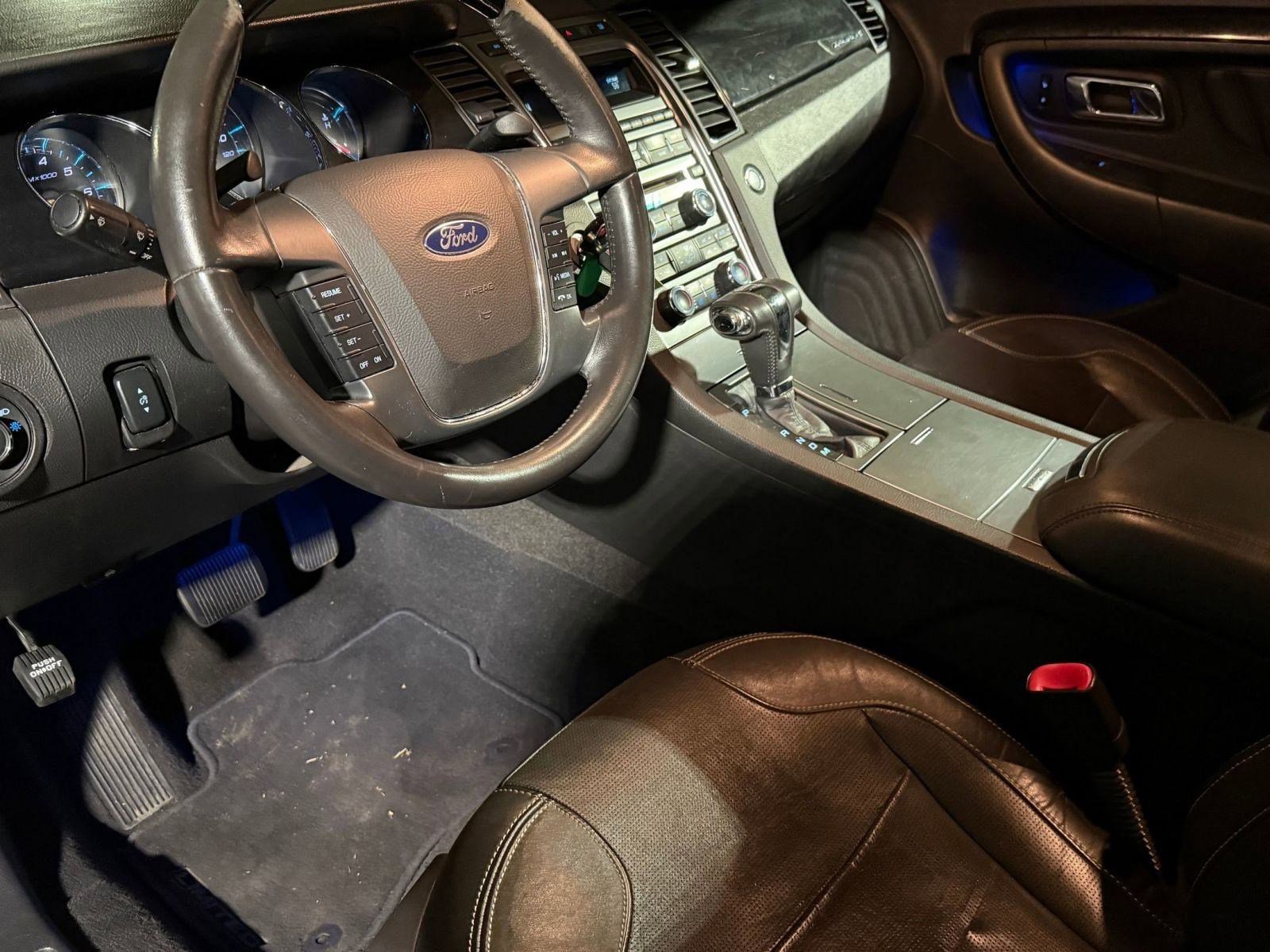 Used 2011 Ford Taurus Limited w/ 301A Rapid Spec Order Code image 4