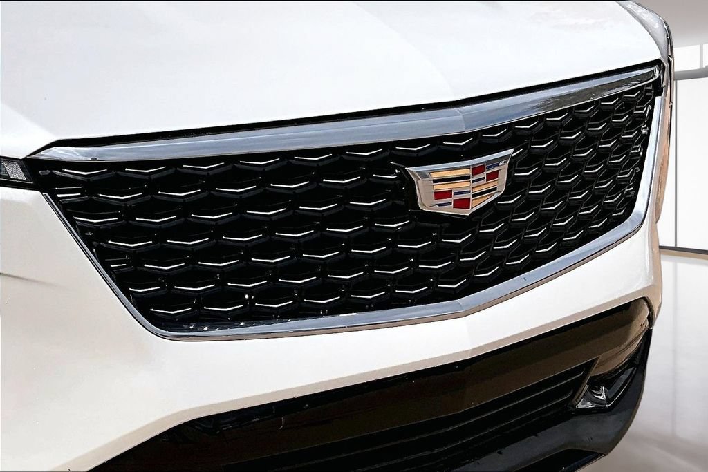 Used 2024 Cadillac XT4 Premium Luxury FWD image 30