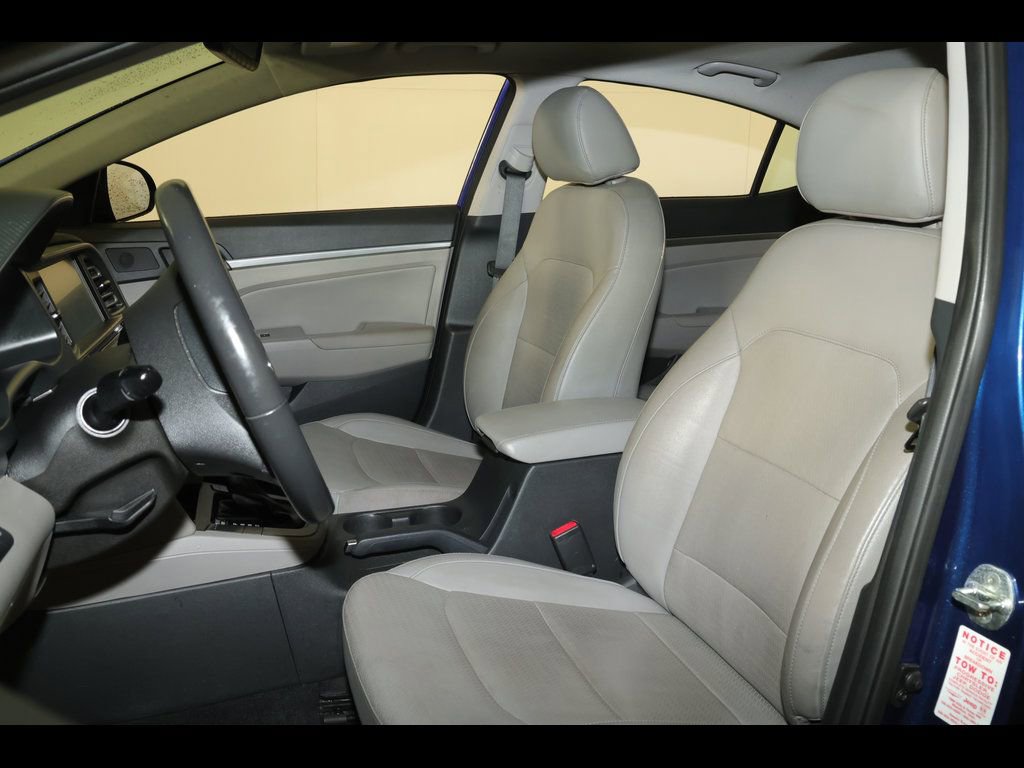 Used 2020 Hyundai Elantra Limited w/ Ultimate Package 03 FWD image 18