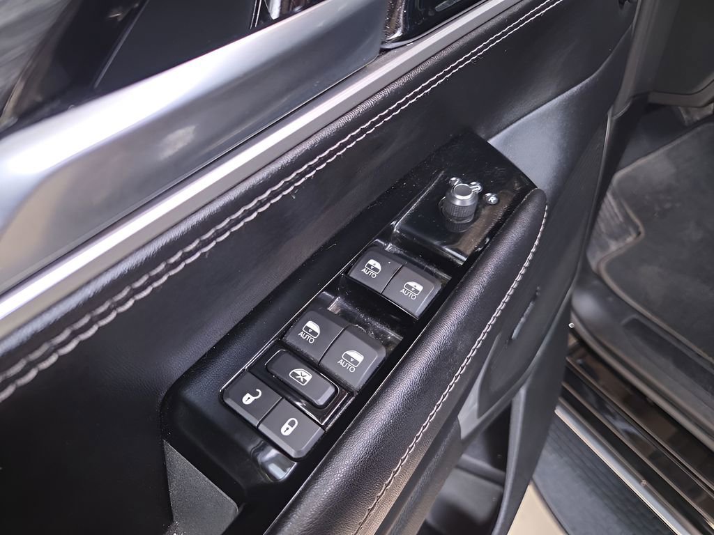 Used 2023 Jeep Wagoneer Series III w/ Preferred Equipment Group image 11