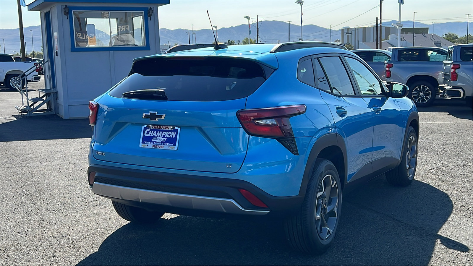 New 2026 Chevrolet Trax LT w/ Sunroof Package image 5