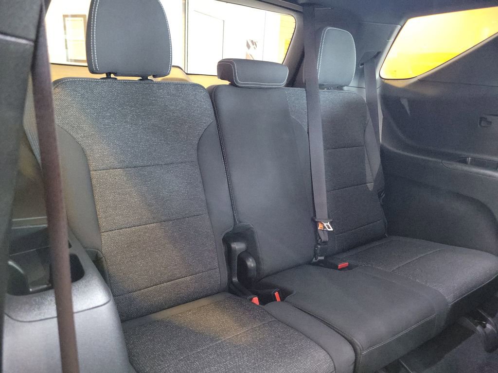 Used 2026 Chevrolet Traverse LT image 19