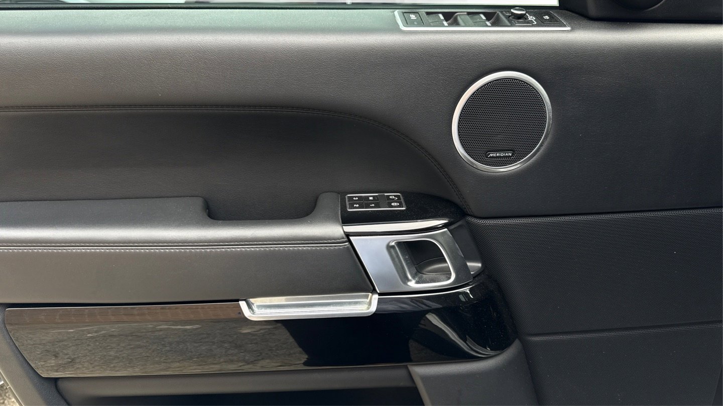 Used 2014 Land Rover Range Rover Supercharged image 17