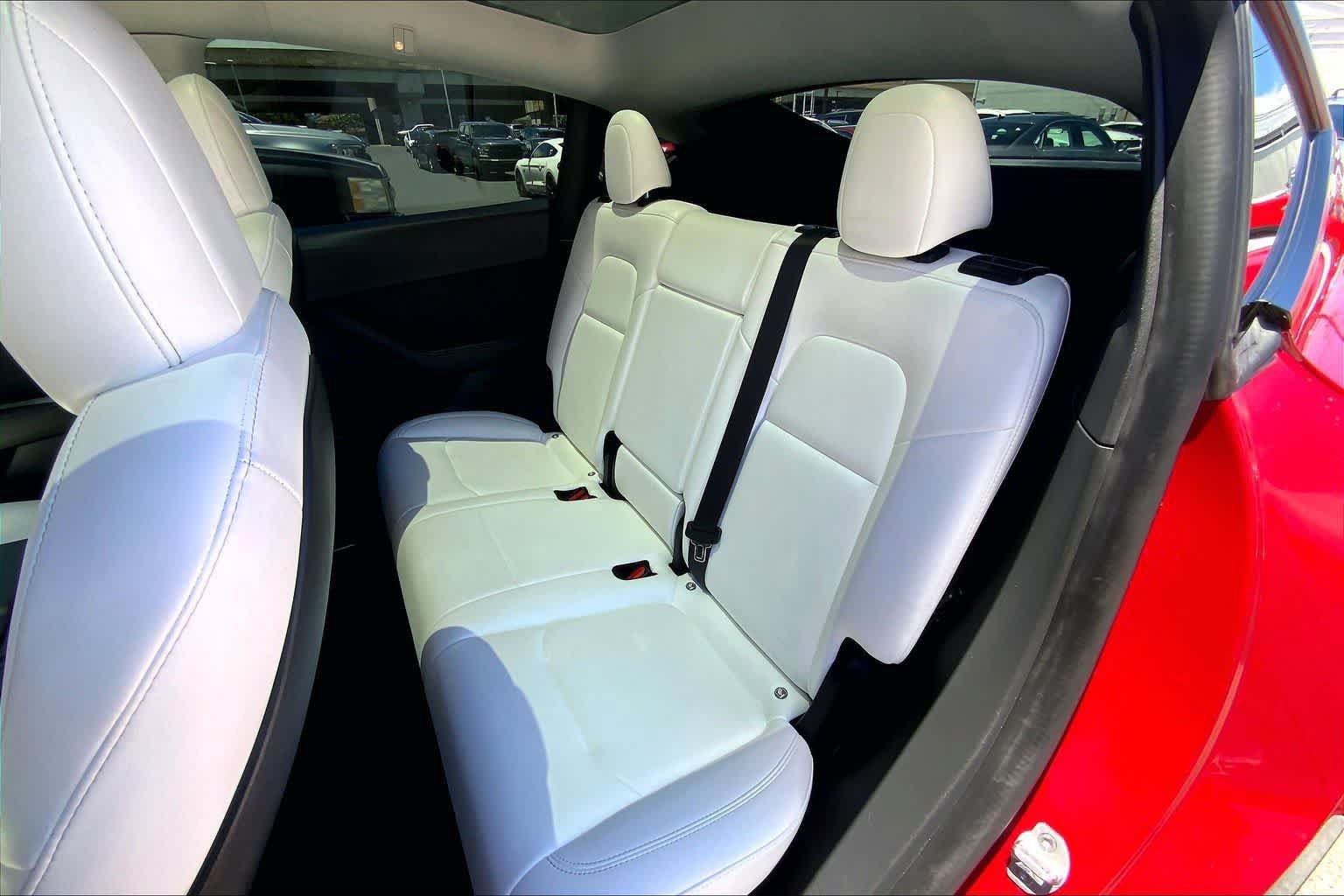 Used 2022 Tesla Model Y Performance AWD/4WD image 29