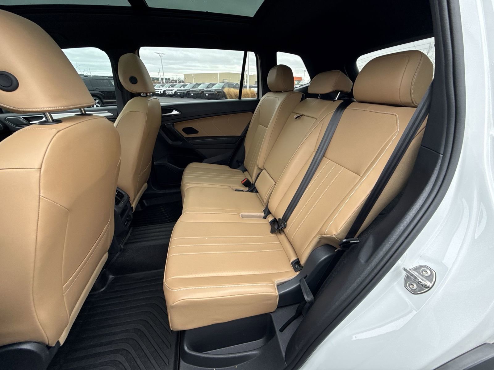 Used 2024 Volkswagen Tiguan SE R-Line image 21