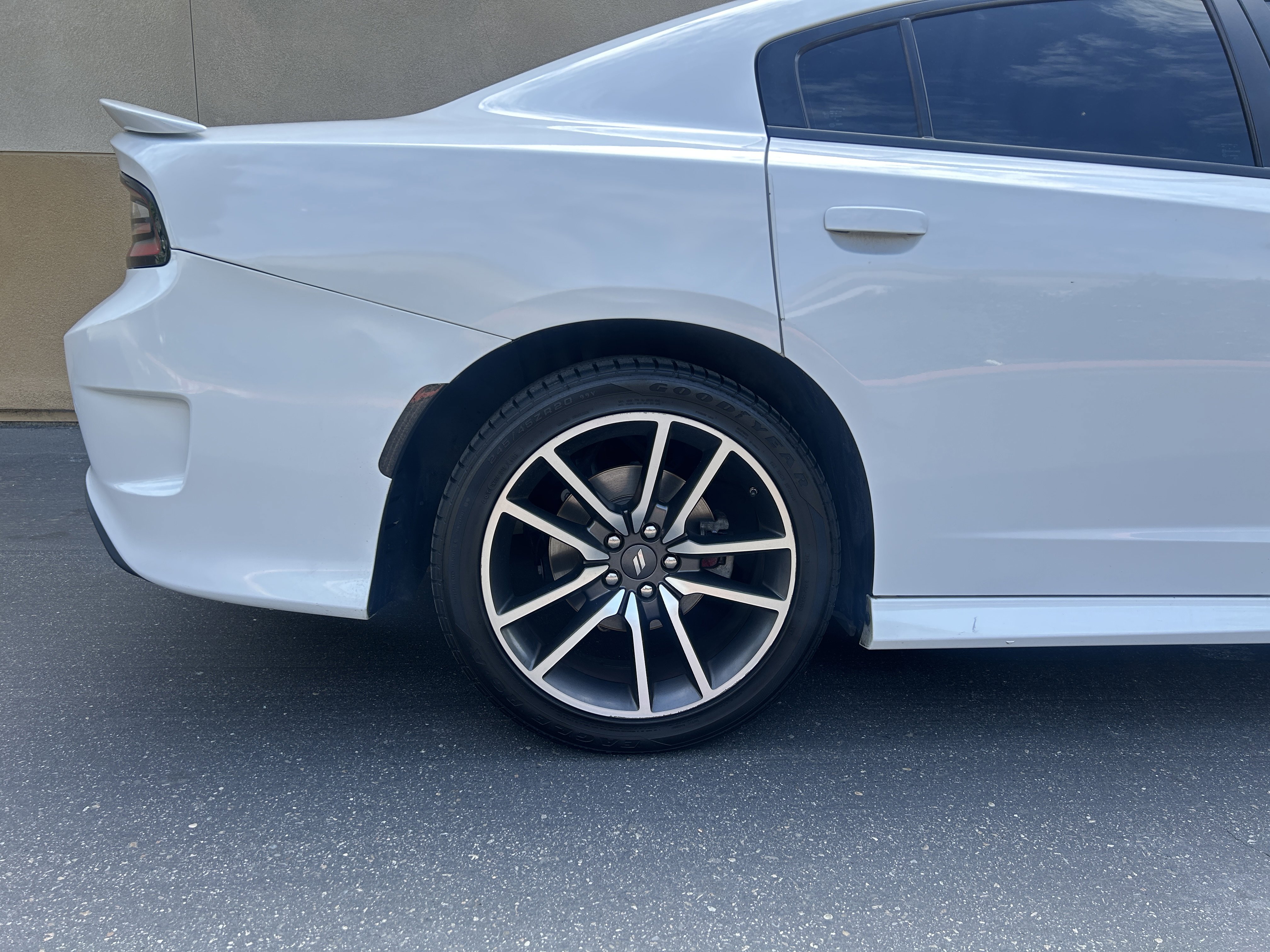 Used 2023 Dodge Charger R/T w/ Navigation & Travel Group image 8