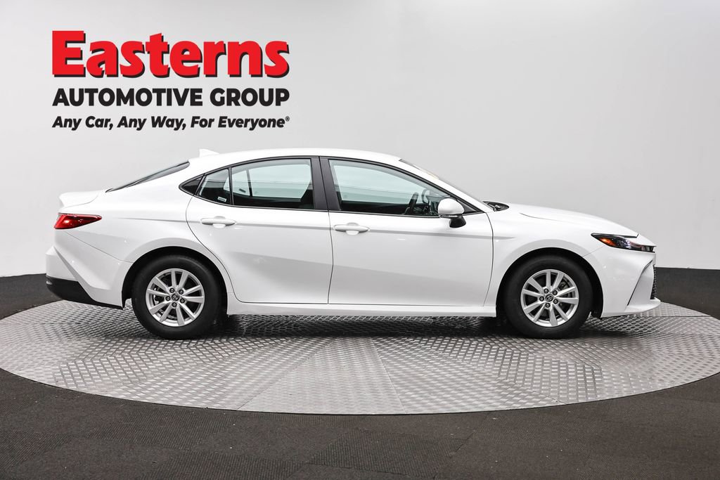 Used 2025 Toyota Camry LE FWD image 4