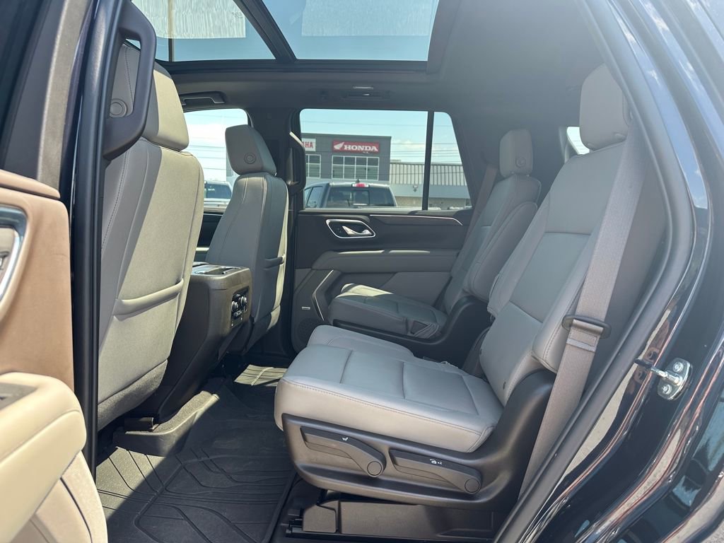 Certified 2023 Chevrolet Tahoe Z71 w/ Luxury Package AWD/4WD image 13