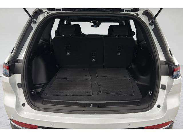 Used 2024 Jeep Grand Cherokee Laredo X image 29