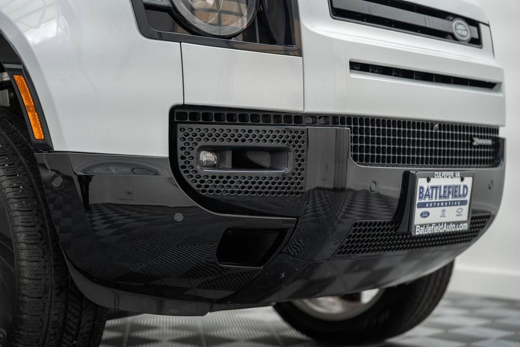 Used 2023 Land Rover Defender 130 X-Dynamic SE image 16