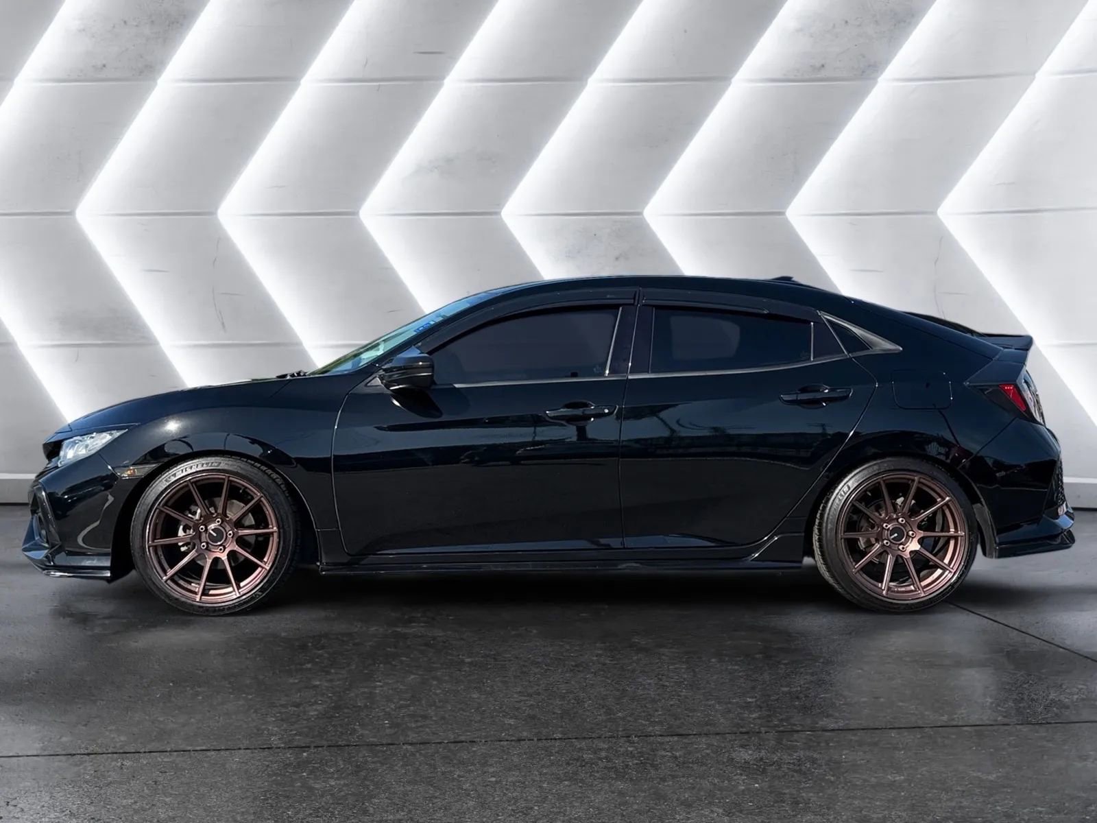 Used 2017 Honda Civic Sport image 2