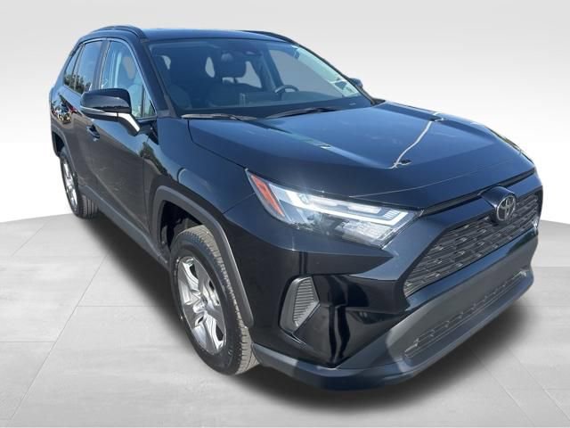 Used 2025 Toyota RAV4 XLE image 7