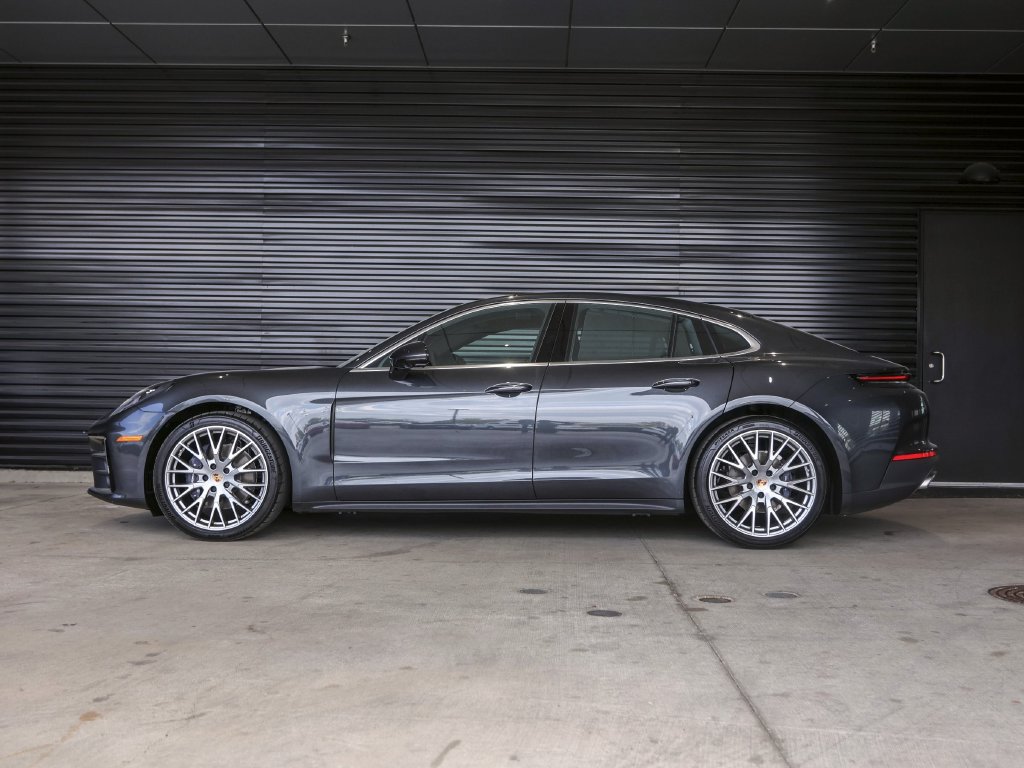 New 2026 Porsche Panamera RWD image 2