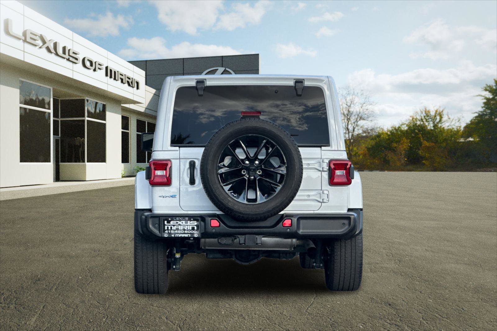 Used 2021 Jeep Wrangler Unlimited Sahara w/ Cold Weather Group image 9