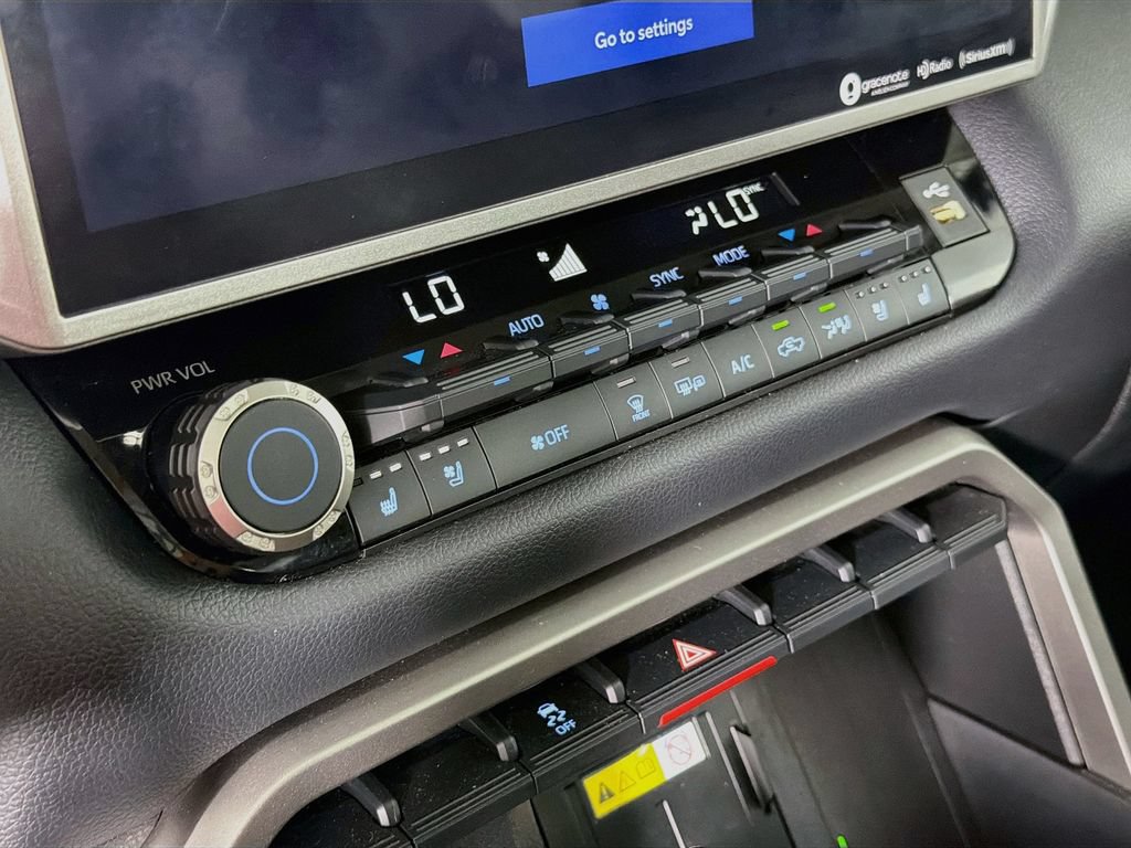 Used 2022 Toyota Tundra Limited AWD/4WD image 14
