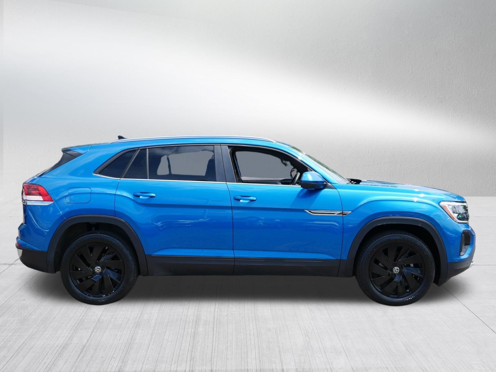 Certified 2024 Volkswagen Atlas Cross Sport SE w/ Panoramic Sunroof Package AWD/4WD image 8